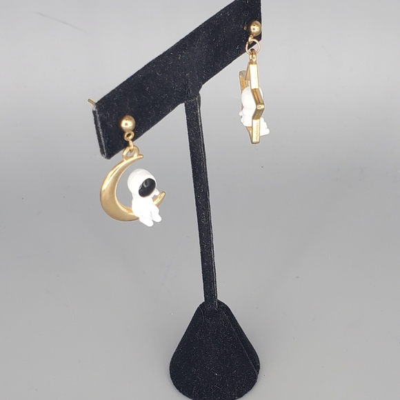 Astronaut Goldtone Moon Star Earrings and Goldtone Turquoise Bracelet Set - Picture 4 of 10